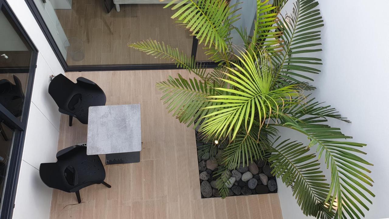 Home At Azores - Oasis House เซารอก ภายนอก รูปภาพ