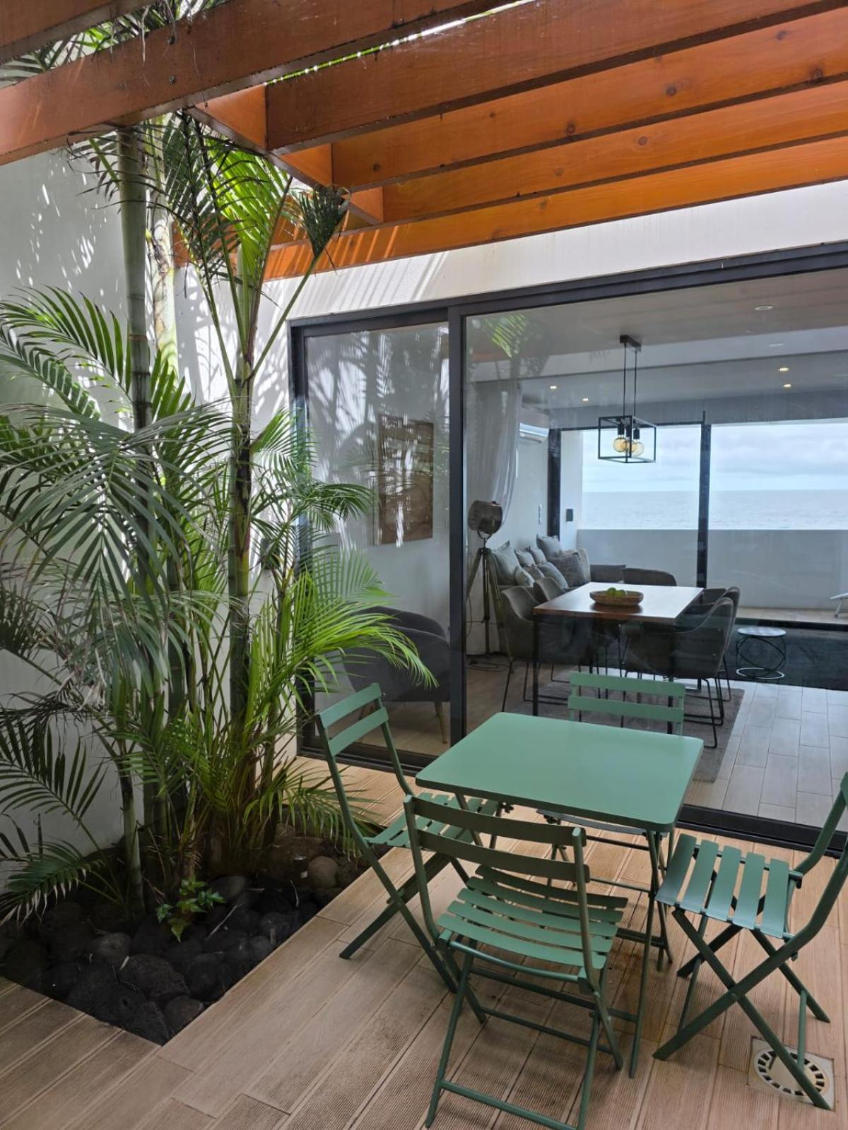 Home At Azores - Oasis House เซารอก ภายนอก รูปภาพ